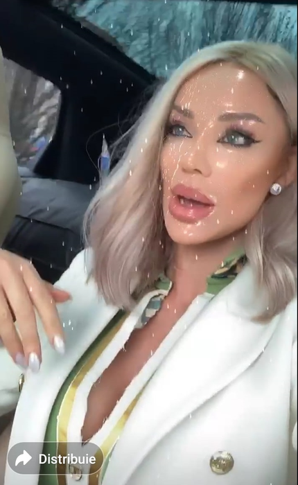 Bianca Drăgușanu, gafă vestimentară în direct, la TV! Și-a tăiat salopeta și și-a făcut un decolteu generos