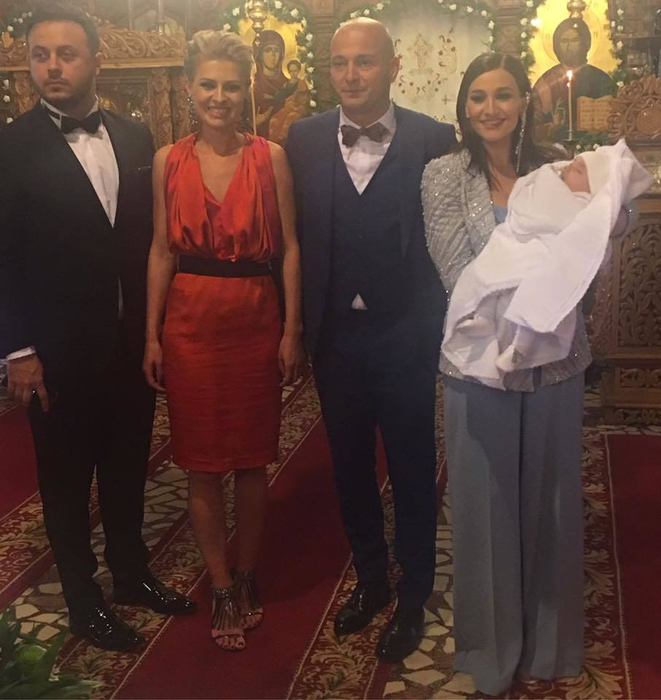 Claudia Pătraşcanu şi Gabi Bădălău şi-au botezat cel de-al doilea copil. Artista a izbucnit în lacrimi