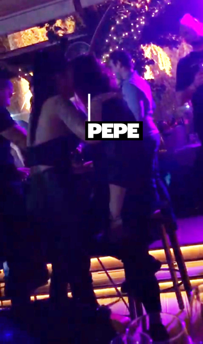 Pepe a rezistat ”eroic”  unei tatuate insistente!