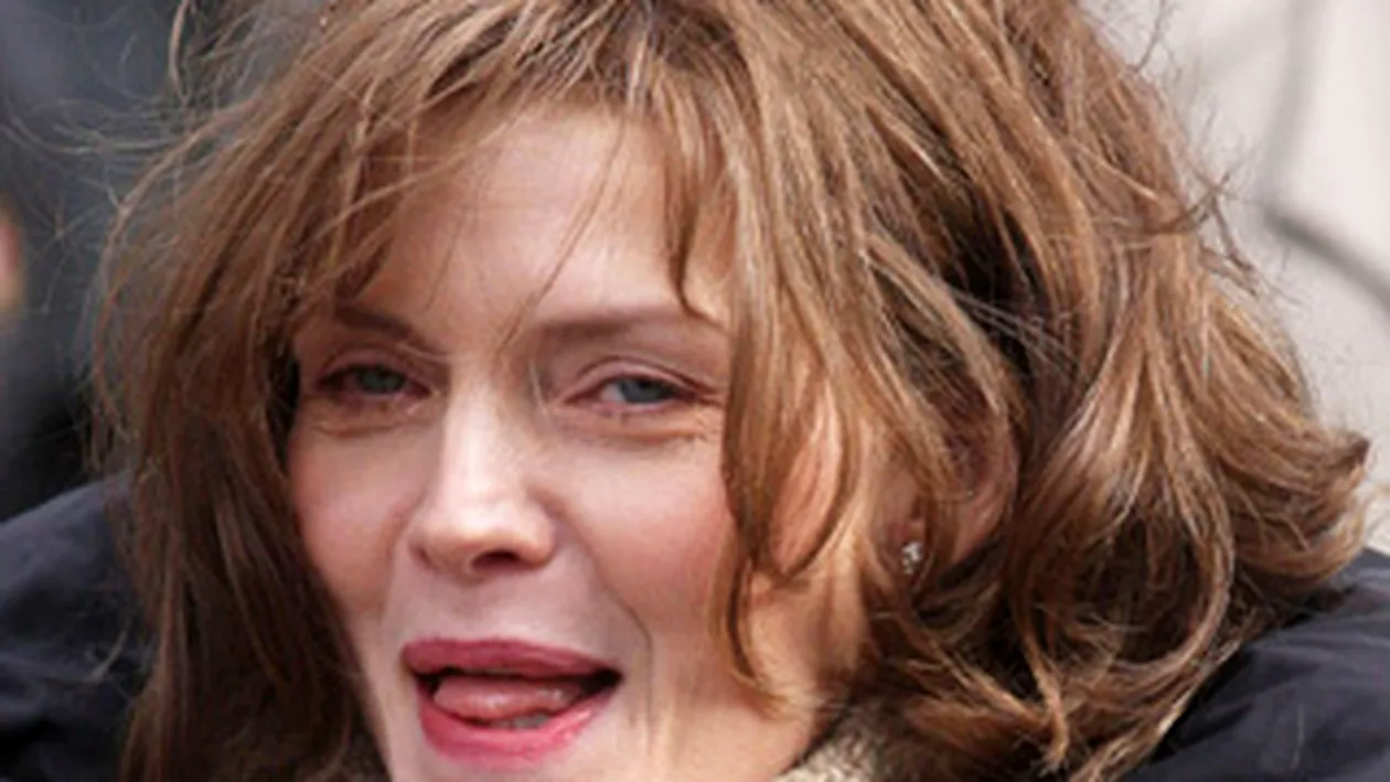 Michelle Pfeiffer incepe sa imbratiseze chirurgia plastica