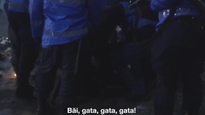 Imagini şocante la protest! Jandarmii şi-au BĂTUT un superior îmbrăcat în civil