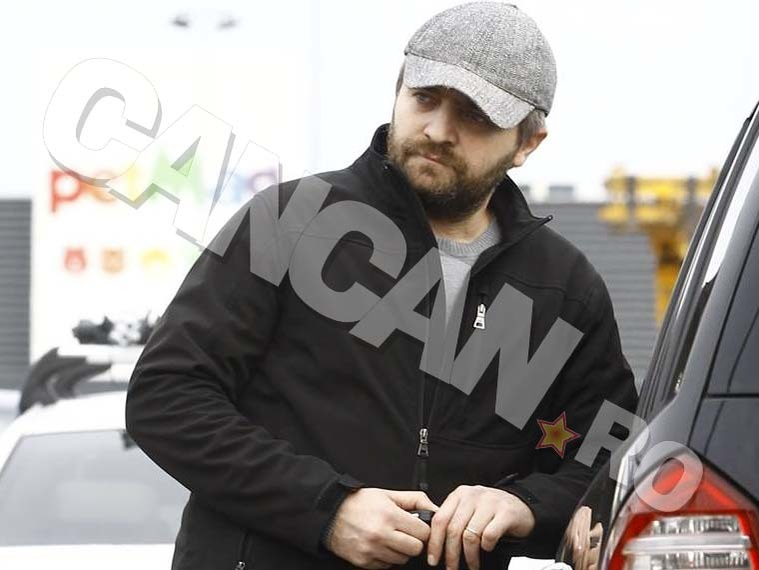 Nu-l mai recunoşti pe celebrul actor din ”Inimă de ţigan” şi ”Moştenirea” Şi-a lăsat barbă şi s-a rotunjit!