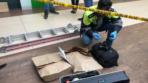 Spargere ca-n filme la o casă de schimb valutar! Hoții au fugit cu 160.000 de euro