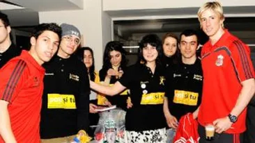 Un copil cu tumora pe creier a calatorit 500 de km pentru a se intilni cu idolul sau, Gerrard