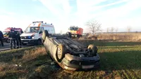 La un pas de tragedie, din cauza vitezei. Un bărbat din Chitila s-a răsturnat cu mașina pe DN 71. Trei oameni au fost răniți