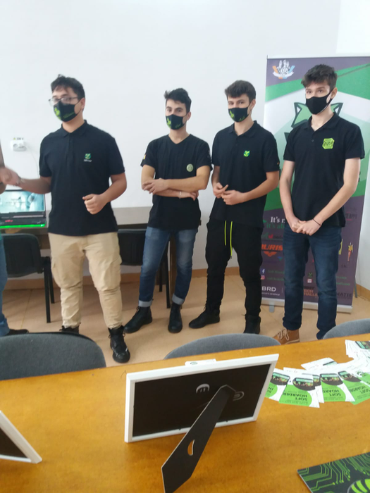 Elevii au avut doar 48 de ore pentru a crea robotul anti-COVID