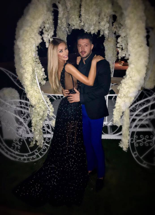 Bianca Drăguşanu îl susţine pe Victor Slav şi în carieră
