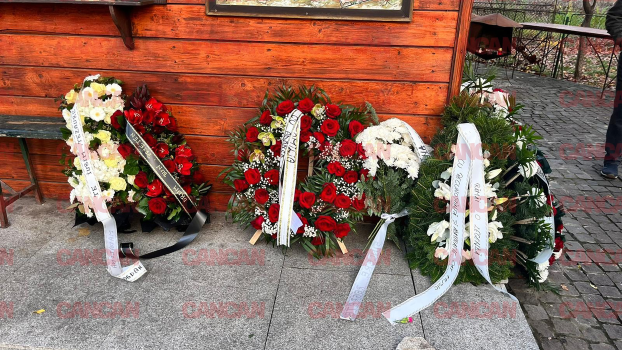 Sfâșietor! Ce scrie pe coroanele funerare aduse de apropiații lui Artan la capela Bisericii Pogorarea Sfântului Duh Titan