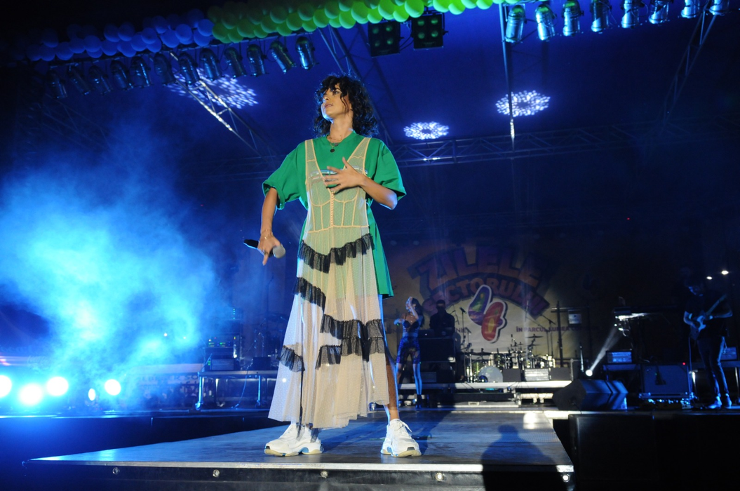 Inna ”spionată” de Carla’s Dreams la un concert în București!