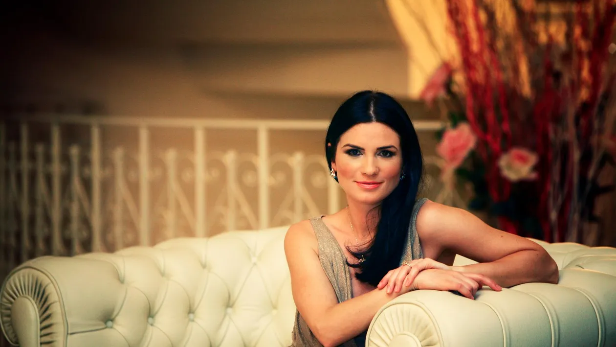 Ellie White sare in apararea Alexandrei Stan! Vezi ce mesaj de sustinere i-a transmis artistei batute de impresar!