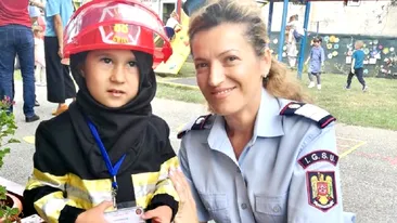 Un copil de patru ani a devenit cel mai mic pompier din Gorj