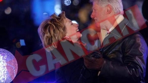 Sotii Clinton au dansat in strada