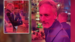 Câștigătorul alegerilor prezidențiale, surprins pe bar la Negroni. Cu cine a ars niște cocktailuri reci Șeful României
