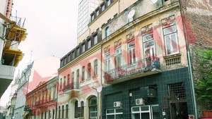 Vrea sa ridice un colos peste o cladire de patrimoniu
