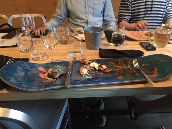 Au încercat să fie inventivi, dar nu prea le-a reuşit Acestea sunt cele mai ridicole feluri de mâncare servite de restaurante în 2016