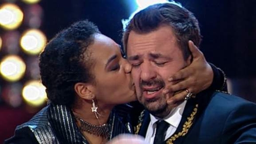 Nebunii din studio! Julie Mayaya şi Breciu sunt pe ultima sută de metri cu lansarea piesei! Uite ce-au făcut la înregistrări!