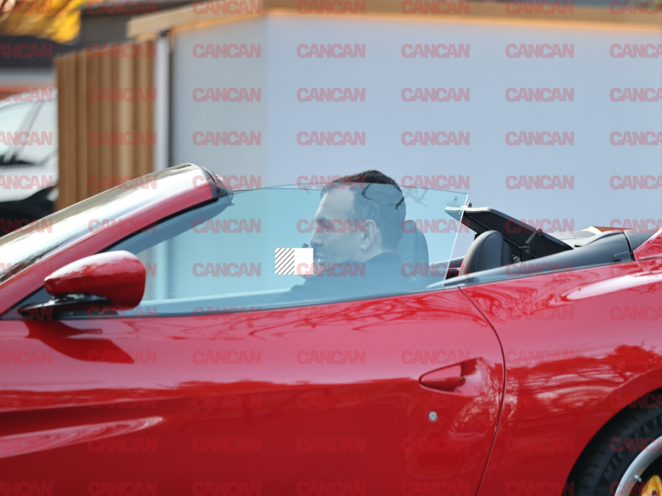 Filip Schwartz, într-un Ferrari Portofino