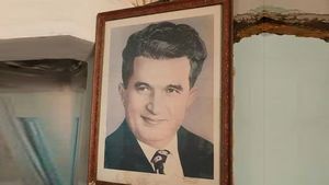Ai așa ceva pe acasă?! Cu câți lei se vinde acum un tablou cu Nicolae Ceaușescu