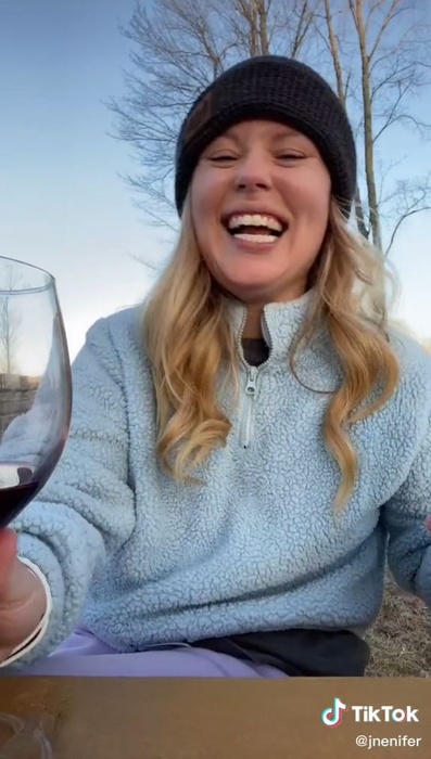 O blondă sexy, gafă colosală pe Instagram, unde a apărut complet goală: “Soacra și alți prieteni mi-au văzut «comoara»”. Cum s-a produs greșeala | VIDEO