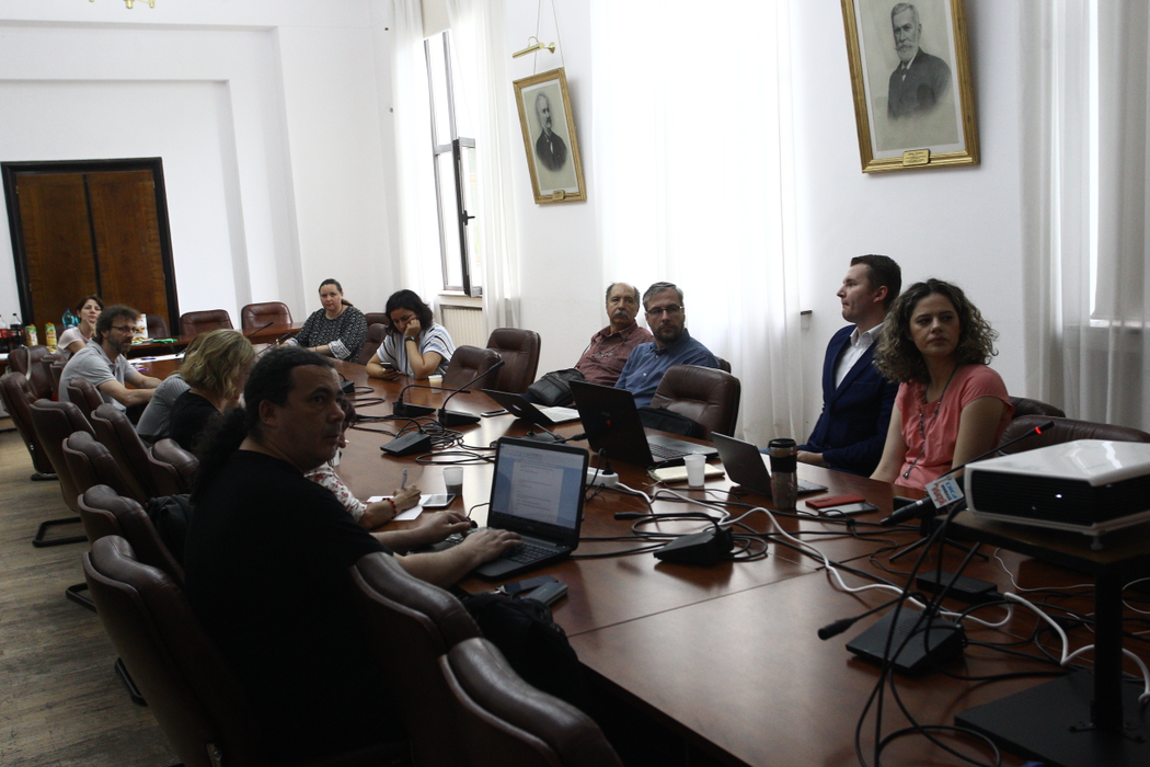 Facultatea de Jurnalism și Științele Comunicării a Universității din București a lansat miercuri, 12 iunie
rezultatele celui de-al treilea studiu Digital News Report pentru România