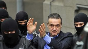 Ministerul Justitiei A RESPINS cererea de gratiere a lui Becali! Basescu: "Am aviz negativ"