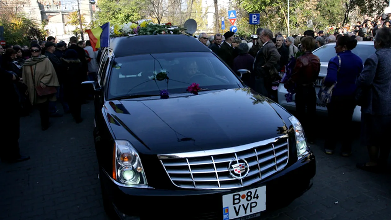 Luca Calinescu va fi condus pe ultimul drum in acelasi Cadillac ca si Adrian Paunescu!