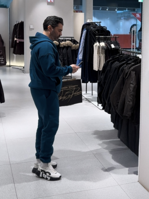Pepe, la cumpărături la mall