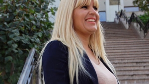 Elena Udrea s-a dus în vacanţă în Grecia, deşi trebuia să se prezinte la proces! Ce spune avocatul ei