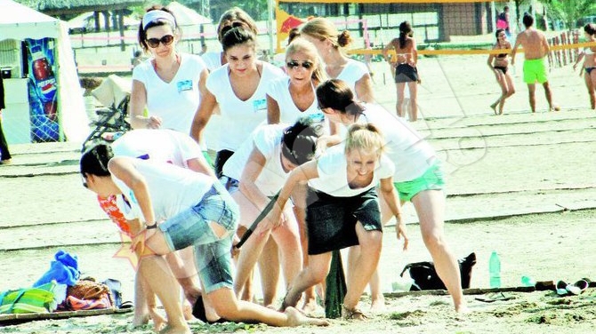 Si-a batut mar colegii, cu voia lor! Simona Gherghe a fost number one