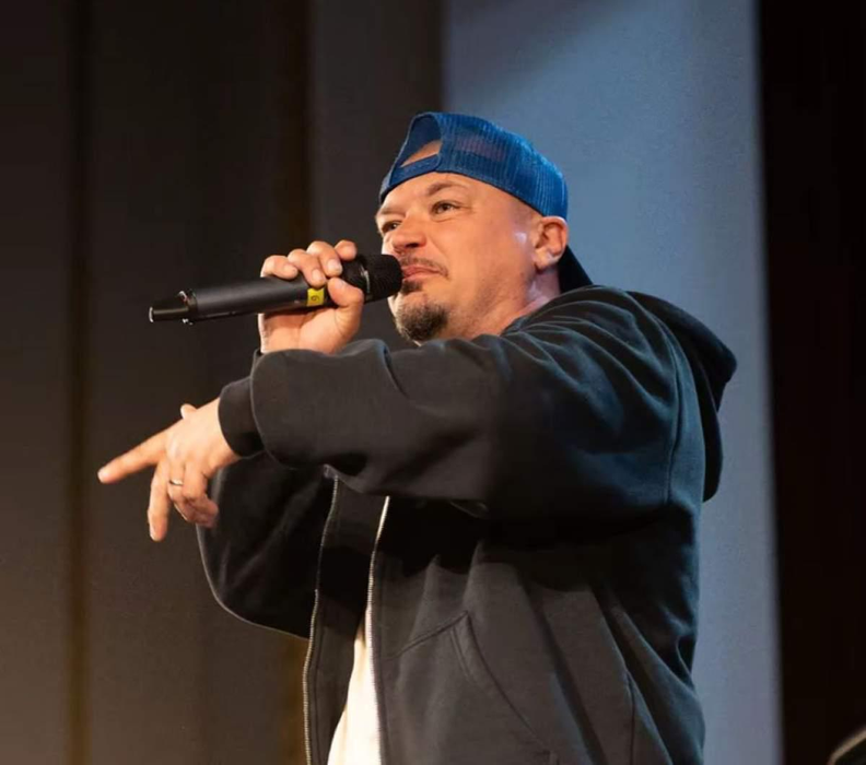 Gestul ilar făcut de Puya la ultimul concert, după ce a fost surprins în timp ce făcea slalom în trafic cu bicicleta