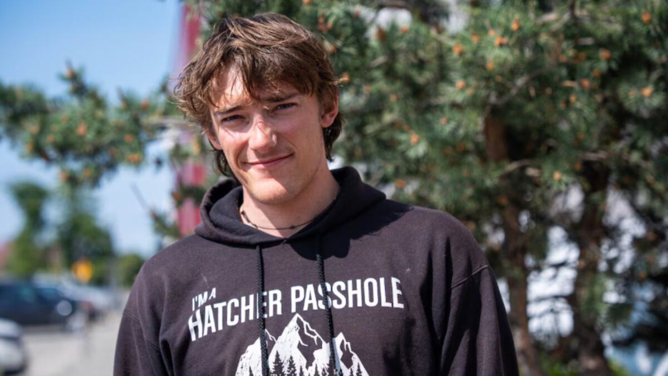 El este alpinistul de 23 de ani care a murit în timp ce făcea live pe TikTok. Mii de oameni au urmărit totul