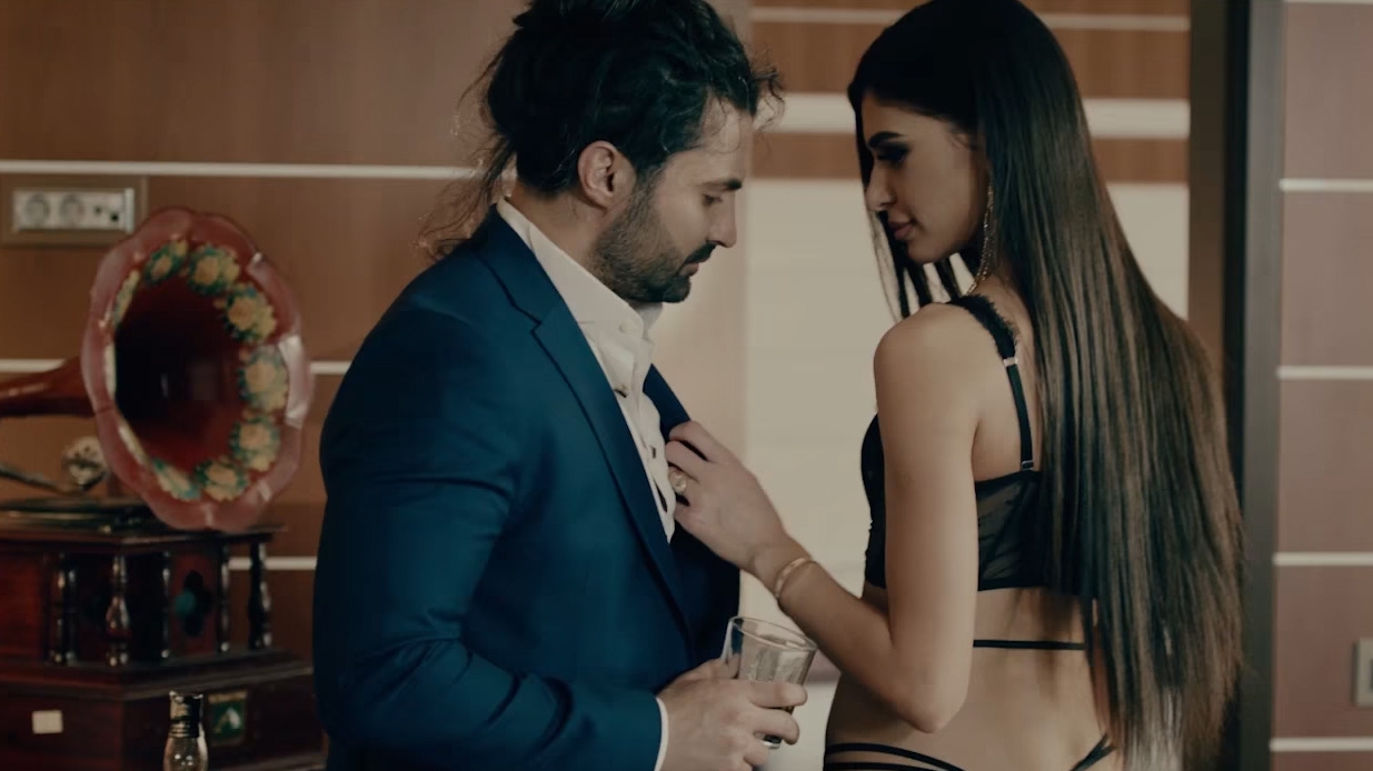 Pepe, filmat în ipostaze tandre cu asistenta lui Dan Negru! Totul s-a petrecut la un hotel