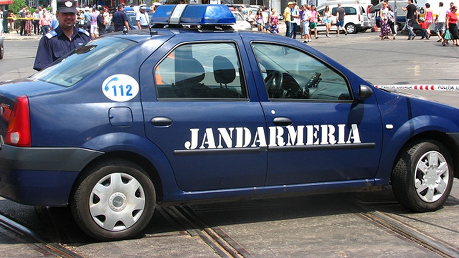 Accident teribil in Poiesti! O masina a Jandarmeriei a spulberat o femeie pe trecerea de pietoni