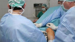 O fetita de patru, in stare grava la spital dupa ce a fost muscata de fata de un caine