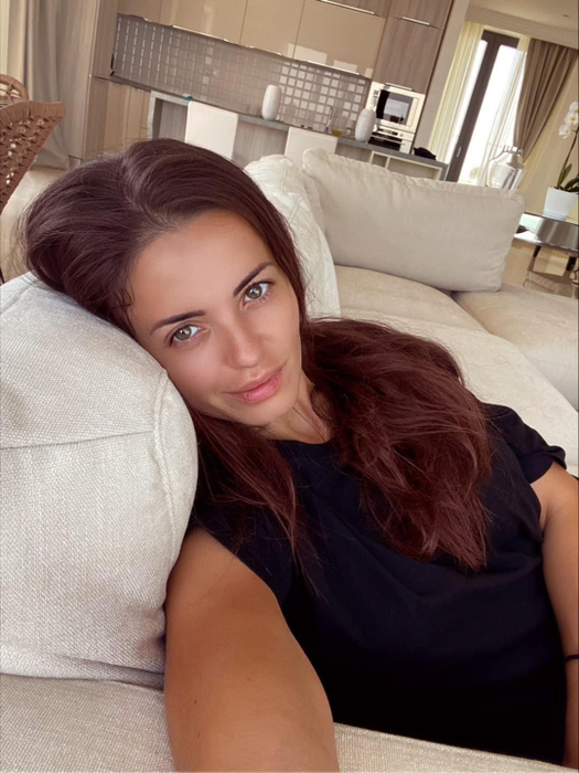 Mădălina Apostol s-a întors în România