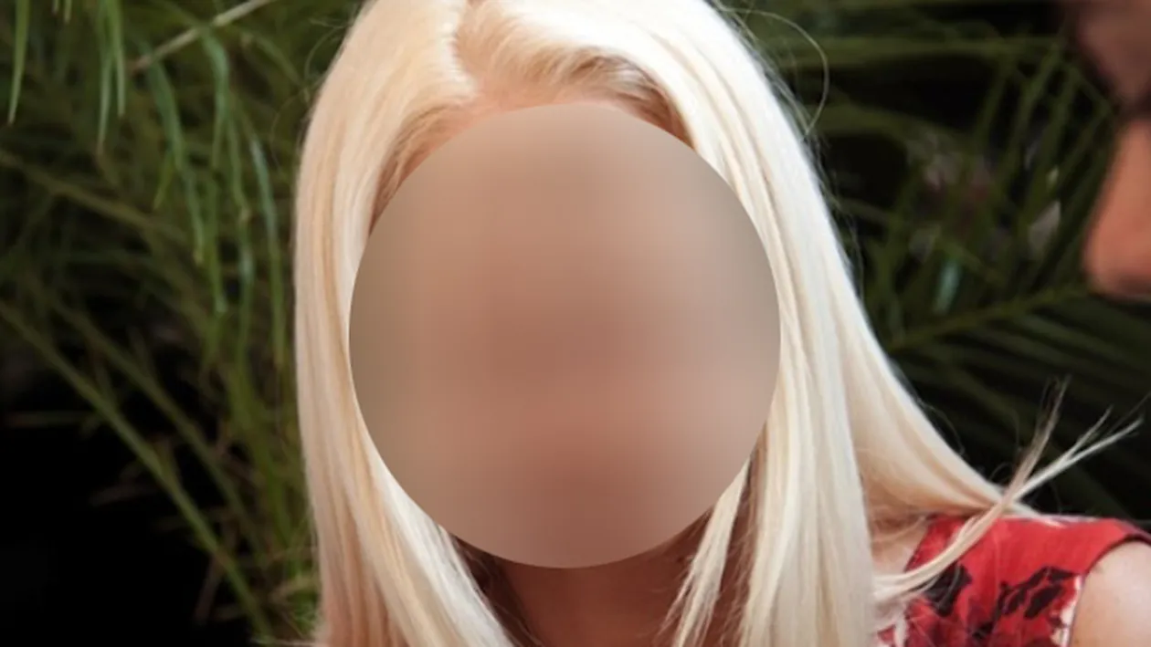 Momente HORROR pentru o cantareata de la noi! Scalpul ei a fost invadat de ...