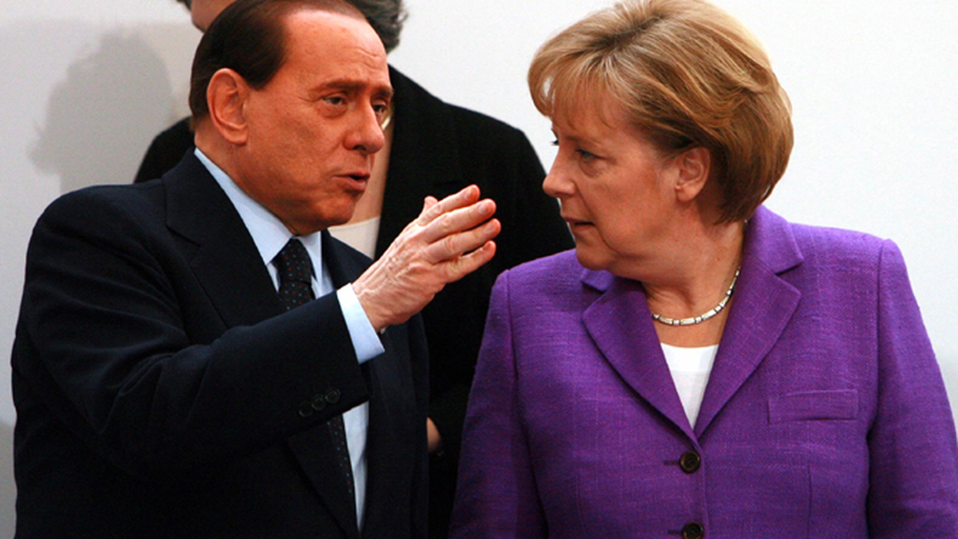 Berlusconi a insultat-o grav pe Angela Merkel: "E o curva grasa pe care nu o f...e nimeni"