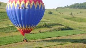 Un balon aterizeaza de urgenta pe calea ferata in Franta, blocand circulatia TGV
