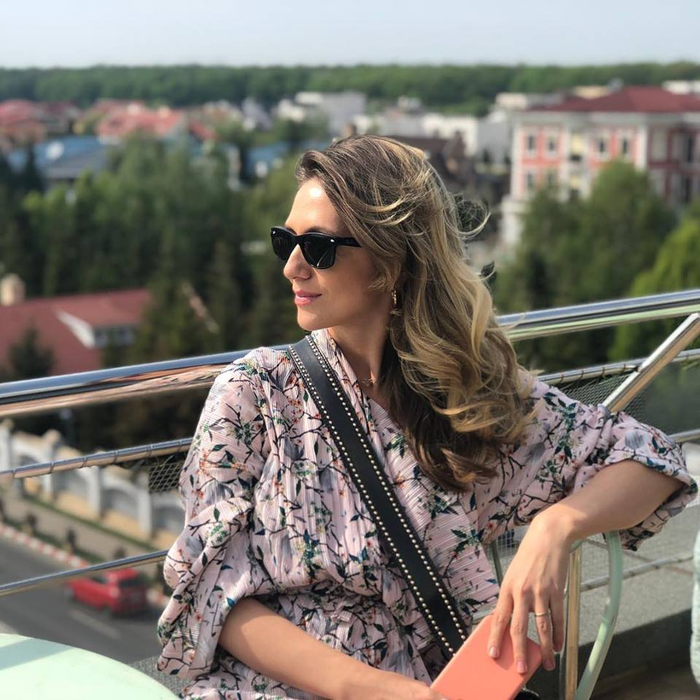 Adela Popescu, supraponderală și cu lenjeria intimă pe afară. O fană a criticat-o imediat: „S-a transformat rău”