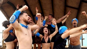 Se încinge atmosfera la Survivor România! Îmbrățișări calde între doi concurenți. Cine sunt protagoniștii