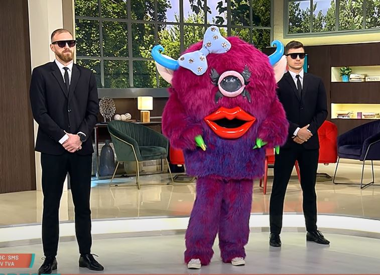 Oana Zăvoranu a fost deghizată în ”Monstrulică” la Masked Singer România. Sursă: Captură video Youtube