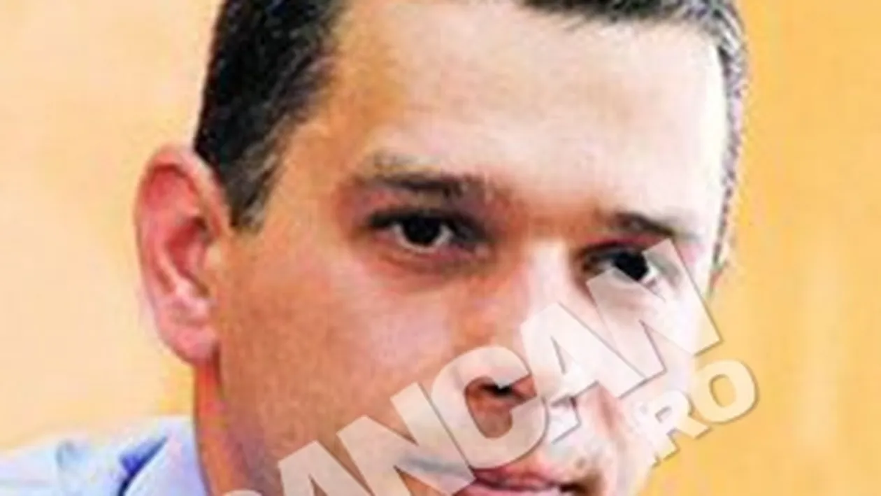 Europarlamentarul Niculescu Rares, lovit din toate partile! Sotia vrea sa divorteze si il acuza de abandon familial dupa ce le-a spus judecatorilor ca nu este tatal copilului ei!