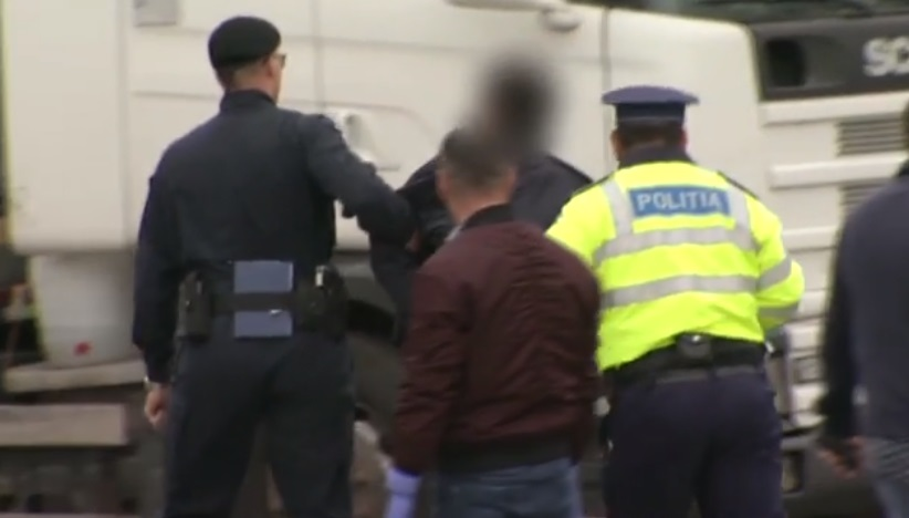 Accident mortal în Ilfov. Alți 6 oameni au fost răniți după impactul dintre o autoutilitară cu muncitori și un tir