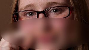 Cum arata femeia cu MUSTATA si BARBA! De 30 de zile nu s-a mai ras! "Sunt frumoasa in mod NATURAL!"