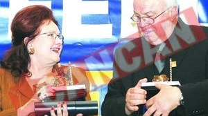 Scenaristul "Familiei Bundy", consultant pentru "Razboiul sexelor" de la Acasa TV