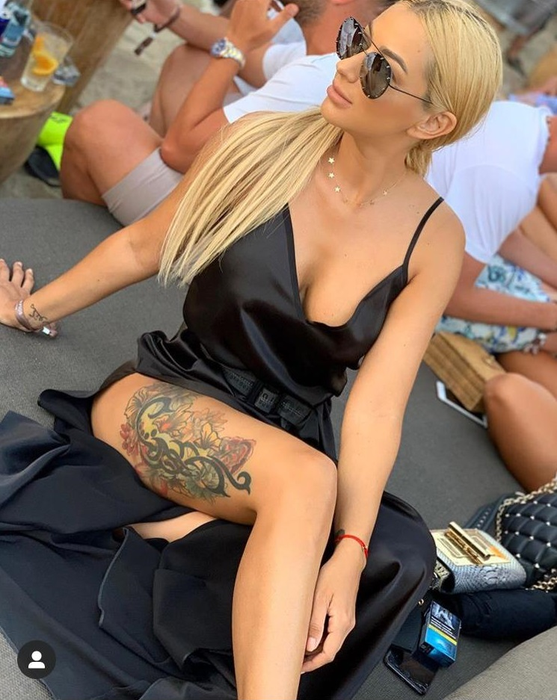 Iulia, iubita lui Victor Cornea