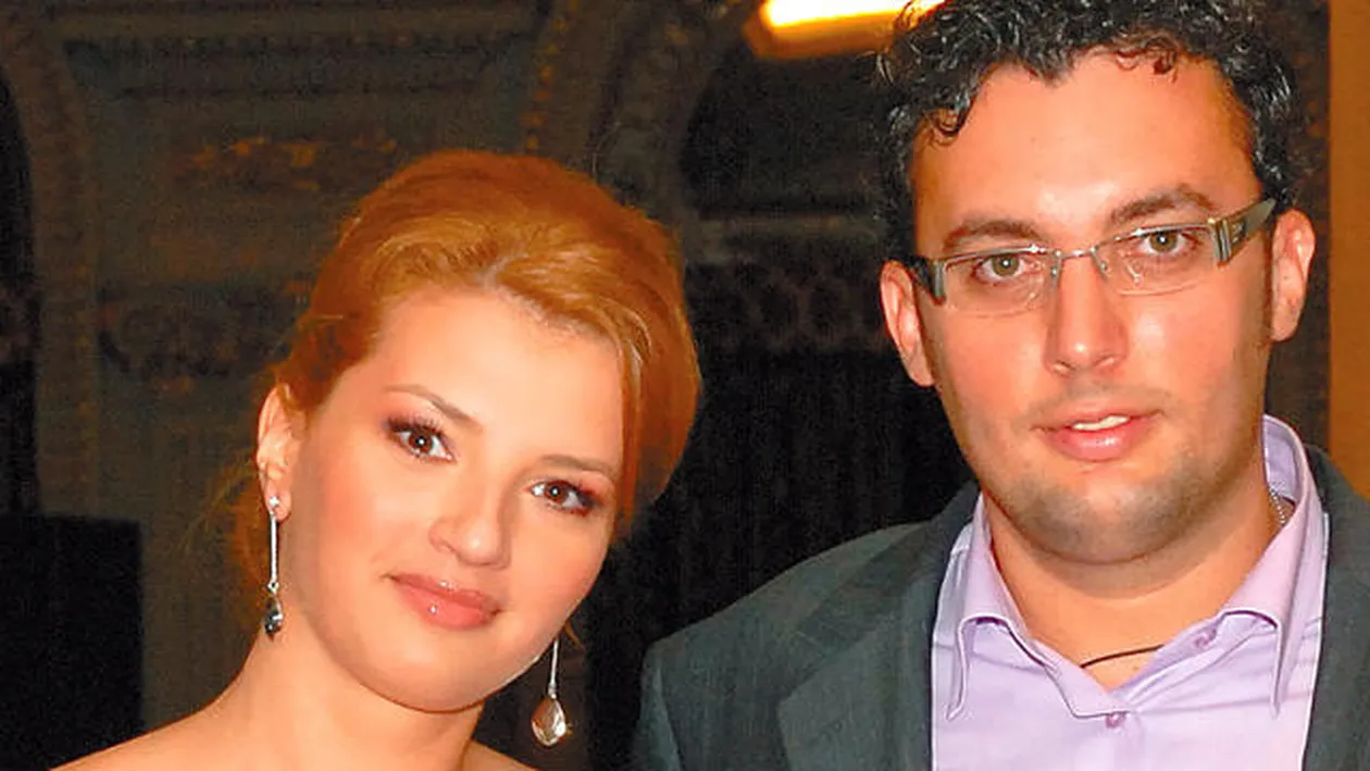 Este trecuta de prima tinerete, insa fostul iubit al Ioanei Basescu ar face orice sa o aiba!