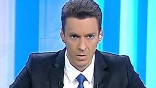 Imagini uluitoare cu Mircea Badea în maiou și cu chitara nepoatei sale, la emisiunea de pe Antena3! Ce motiv a avut