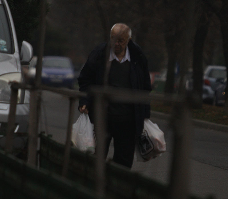 Alexandru Arşinel se îndreaptă spre casă