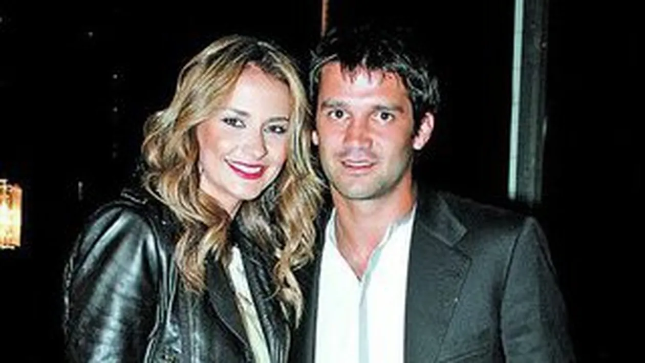 Familia Chivu a revenit in Romania in formula completa. Isi petrec Craciunul cu bonele